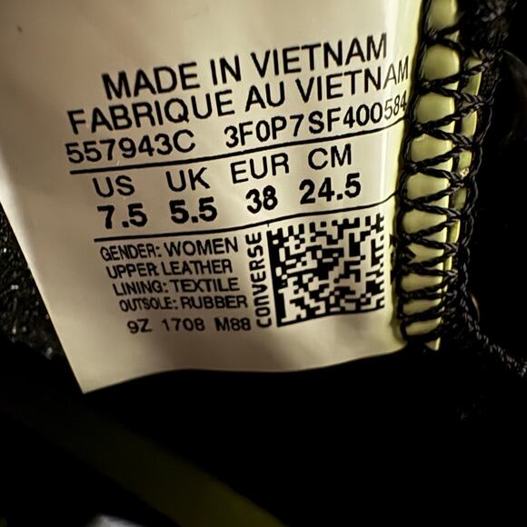 Converse Hi Top Shoes Women 7.5 Black White Chuck Taylor All Star Waterproof - Picture 11 of 11